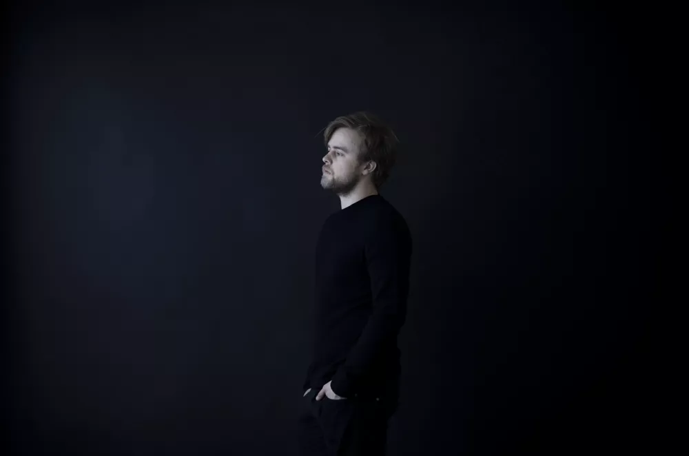 Troels Abrahamsen – Paint It BLCK