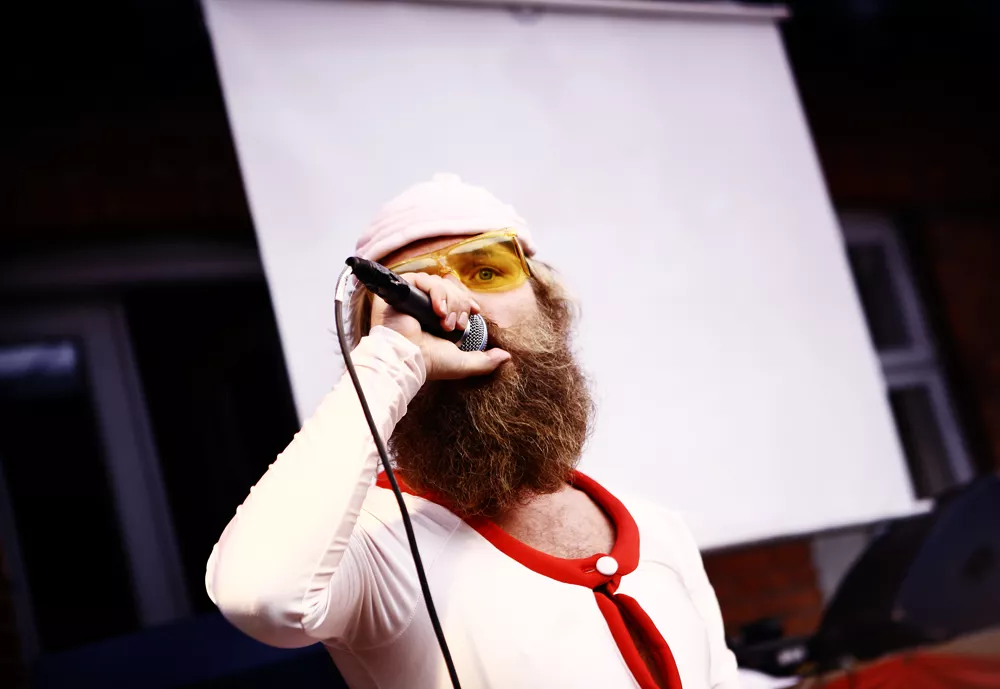 Je Mappelle Mads : Bonzai-scenen, Danmarks Grimmeste Festival, Brabrand