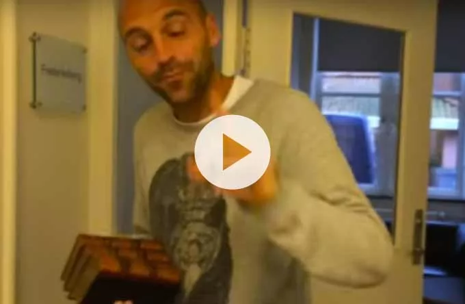 Video: Bo Evers varmer op til GAFFA Library Sessions 