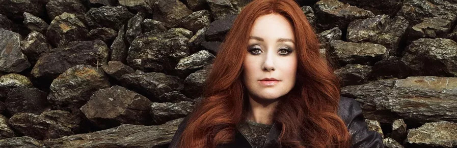 Hør Tori Amos med orkester
