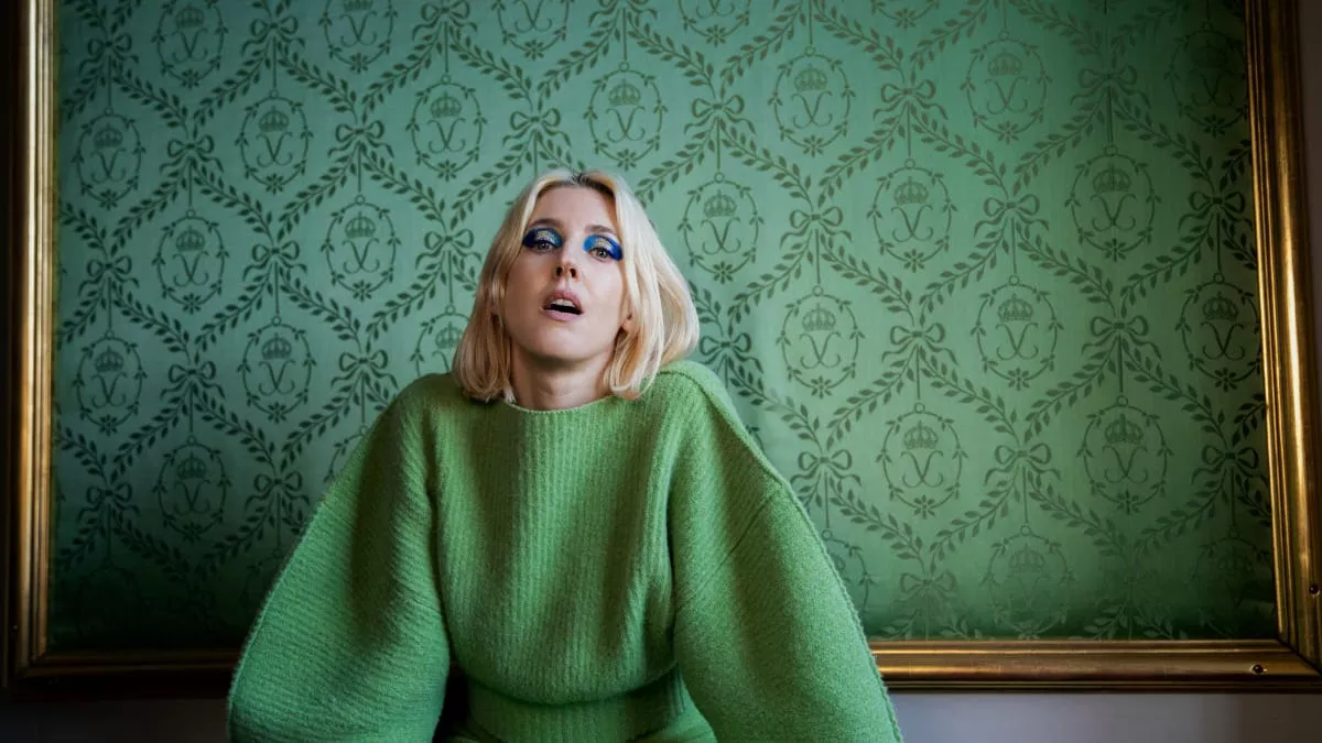 Veronica Maggio är tillbaka med dubbelsingel – "En låt känns snålt"