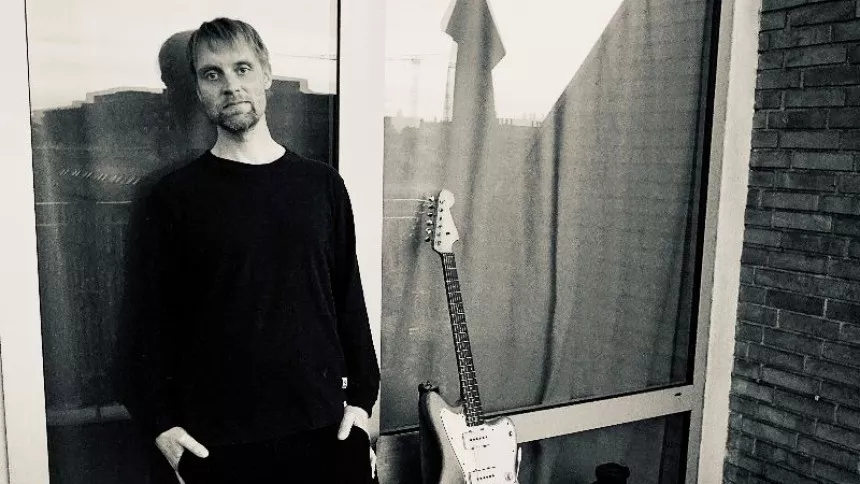 På en øde ø sidder en sangskriver