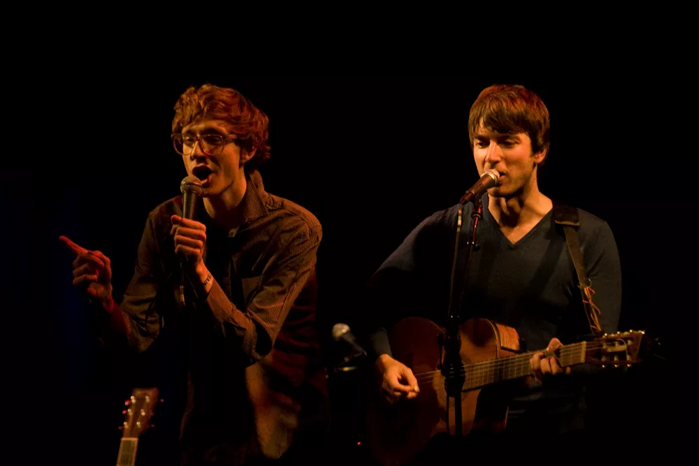Kings Of Convenience og Bart Davenport: Train, Århus