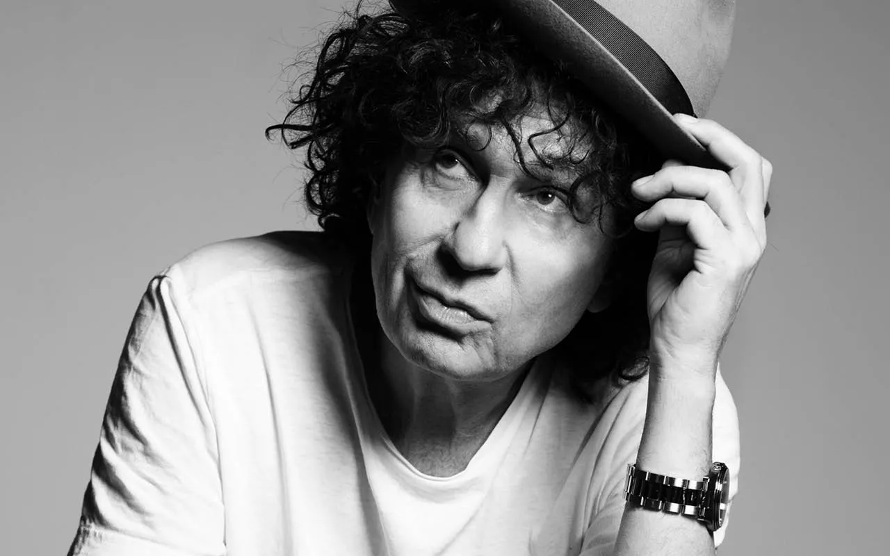 Magnus Uggla ger exklusiva konserter – med Arméns musikkår