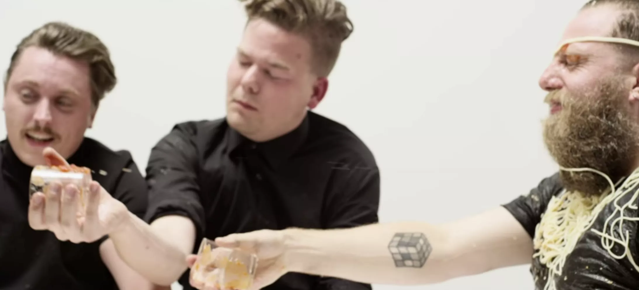 Premiere: 80'er-glade The Eclectic Moniker slipper spritny musikvideo