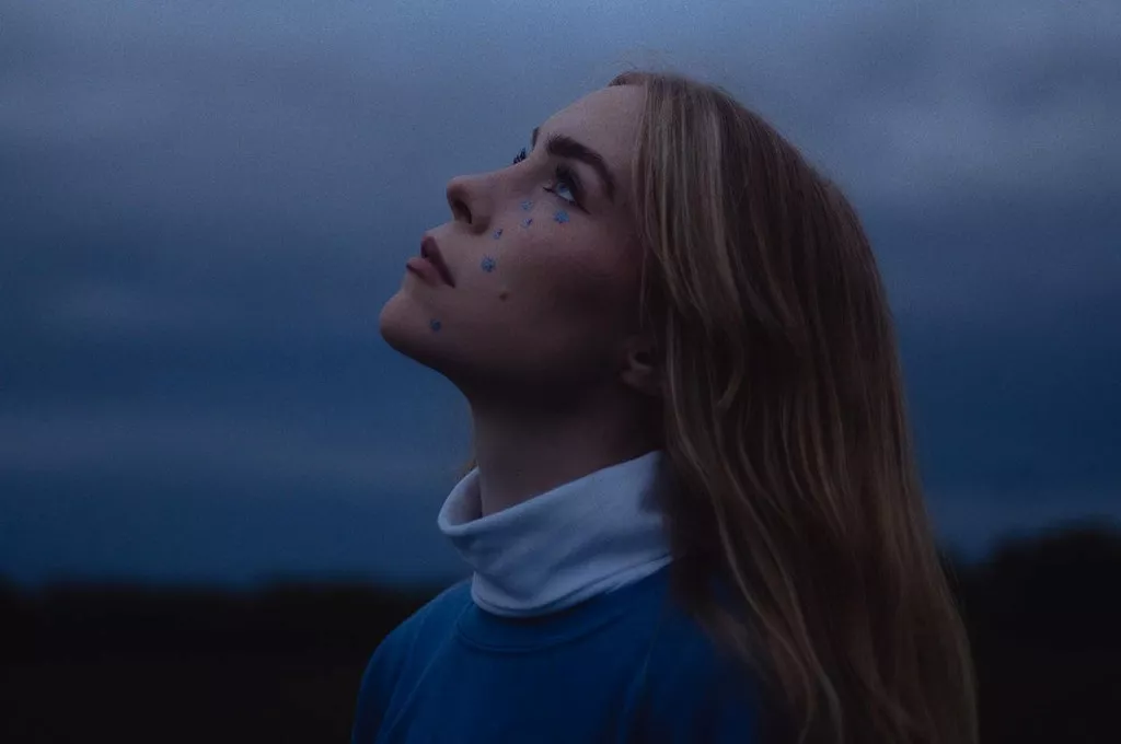 Shy Martin släpper idag ny musik.