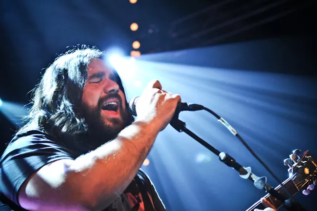 Magic Numbers-medlem gör julkonsert