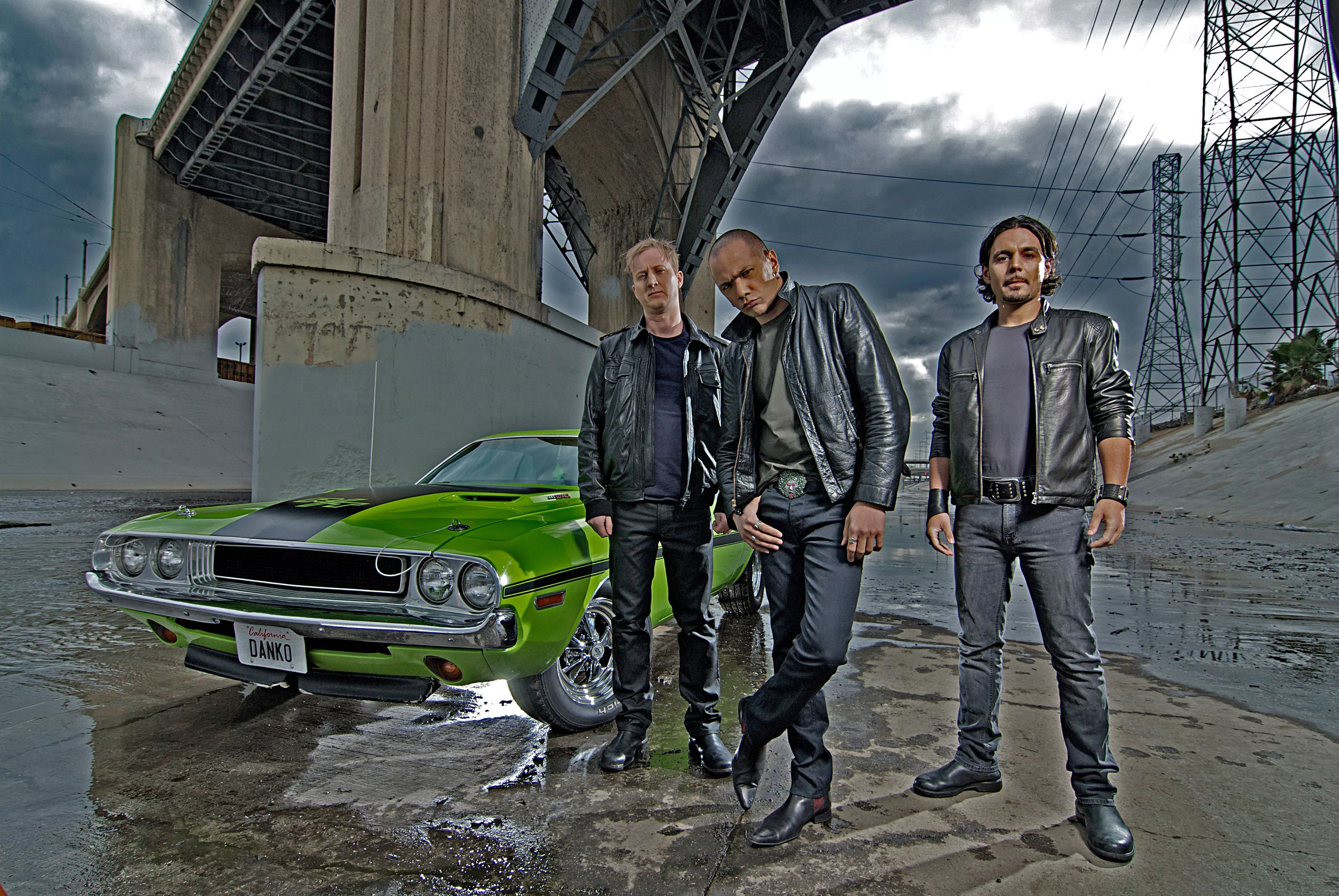 Danko Jones går under bæltestedet