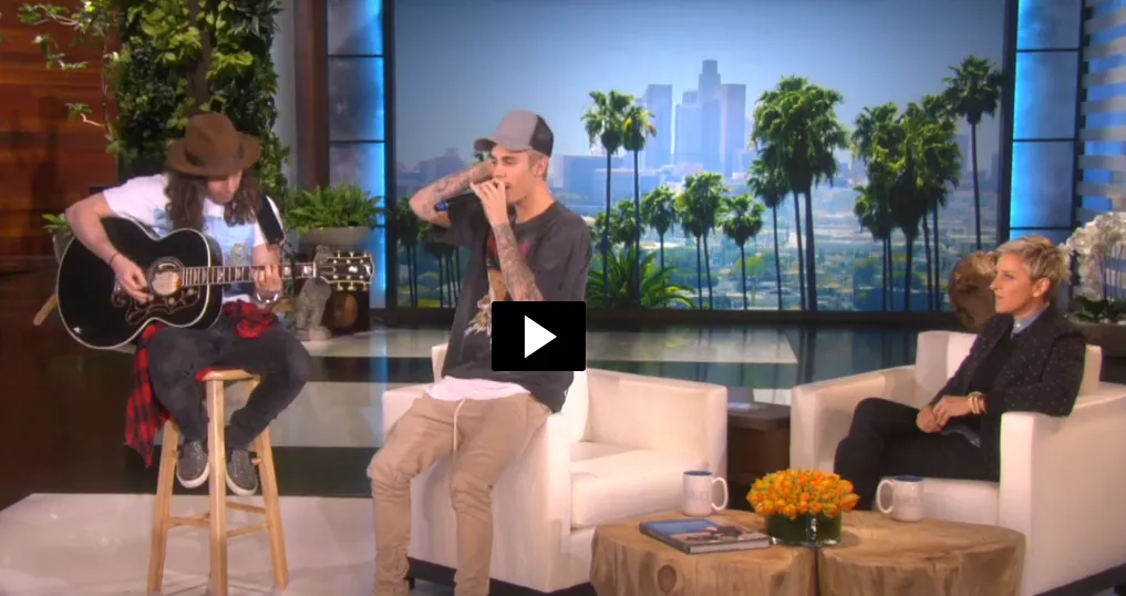 Se Bieber synge Sorry akustisk og tale om Selena Gomez