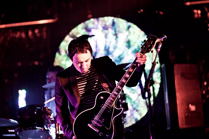 AFSKED: The Smashing Pumpkins-guitarist takker af efter seksten år med bandet