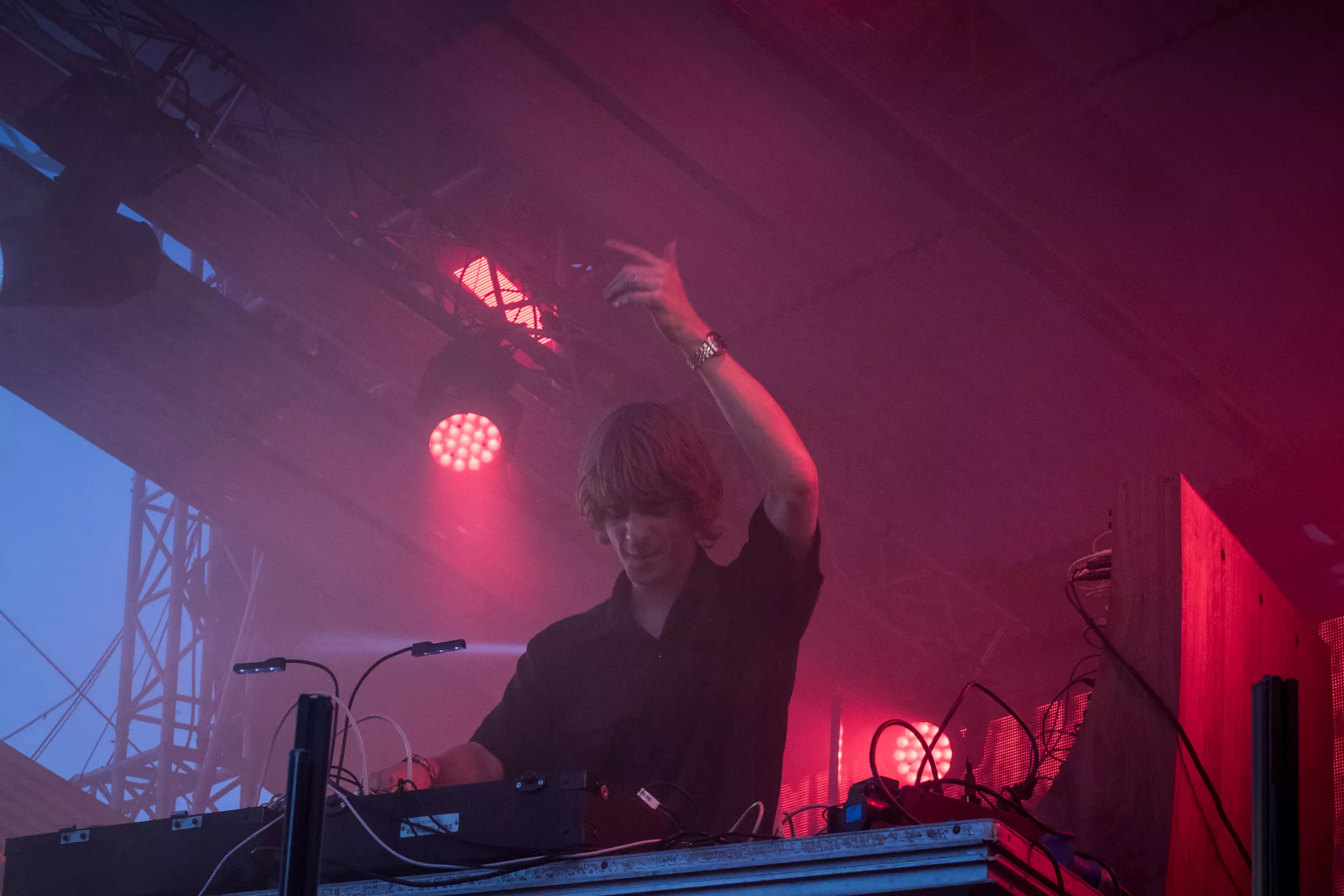 Moduleret rave i den lyse nat