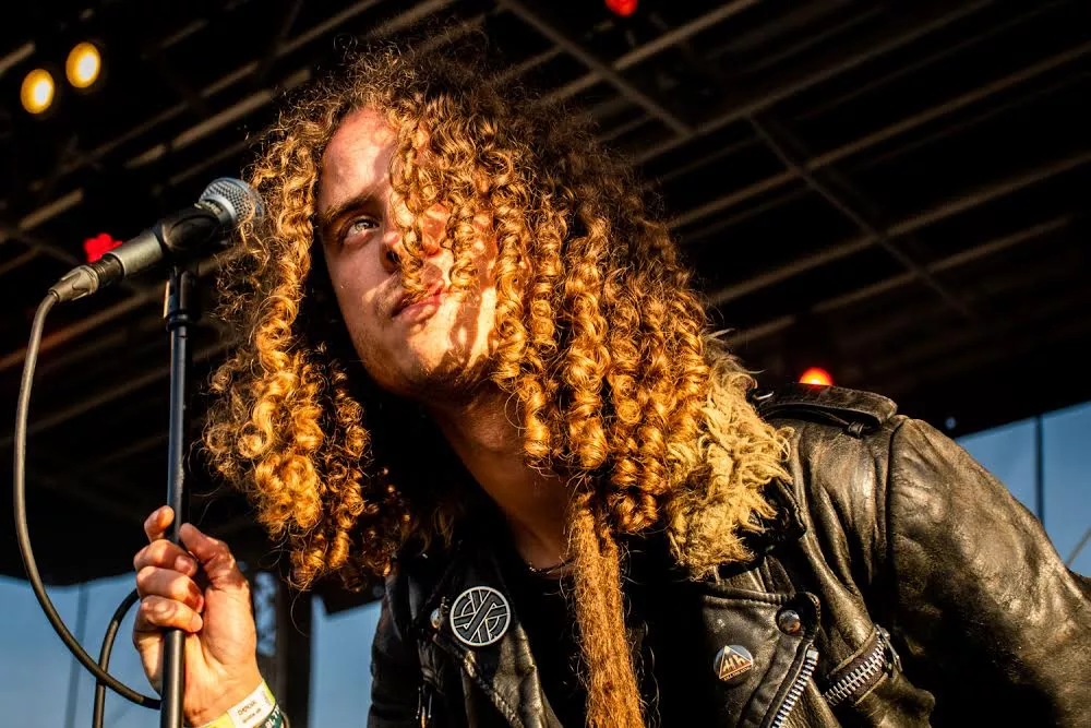 Dæmonisk retrorock med vokale udfordringer