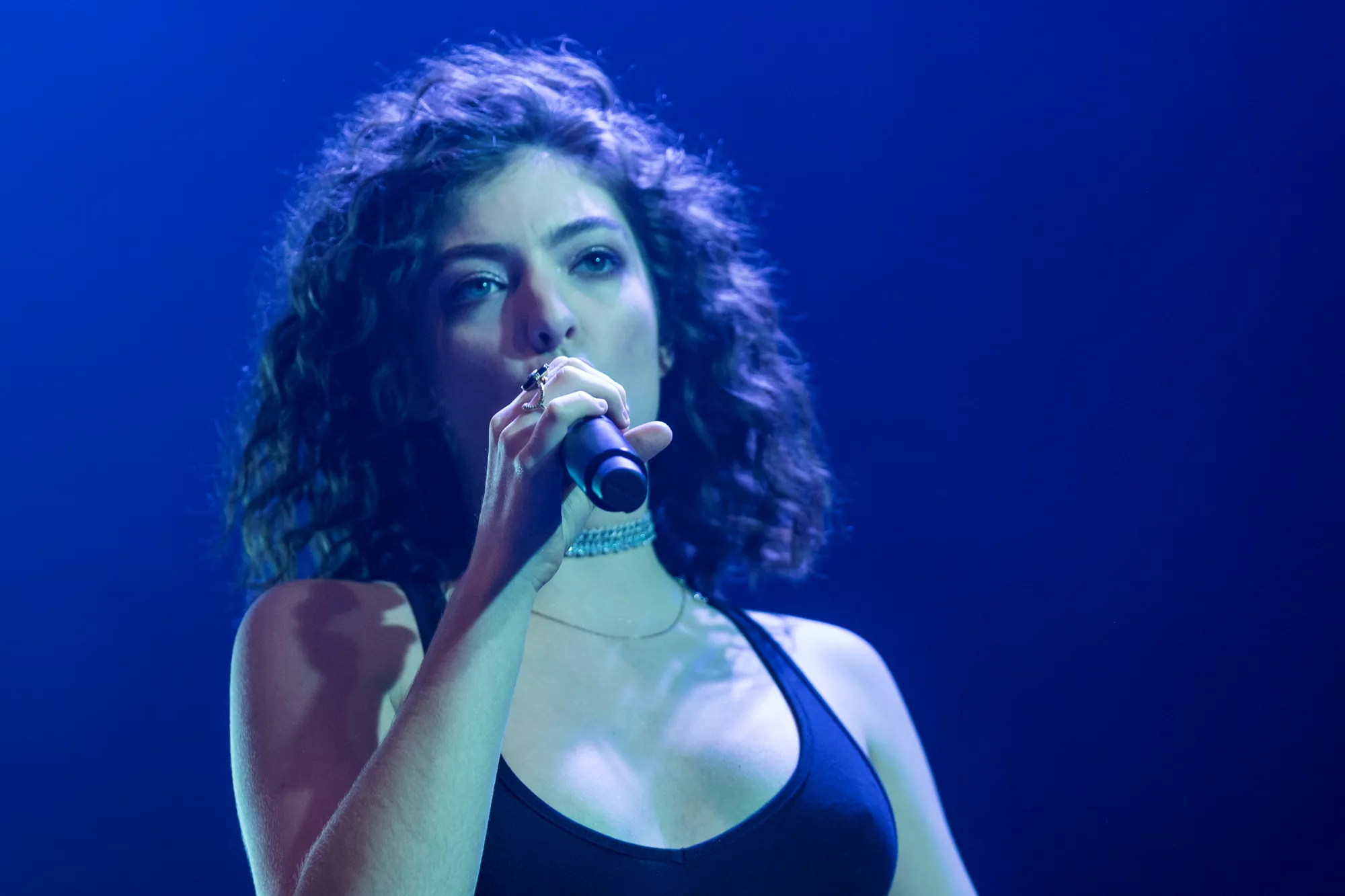 Lorde laver smuk fortolkning af Phil Collins