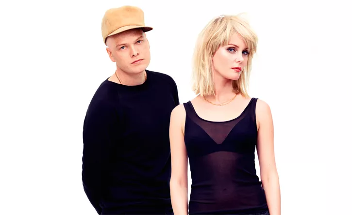 Hør, hvad The Asteroids Galaxy Tour lytter til lige nu