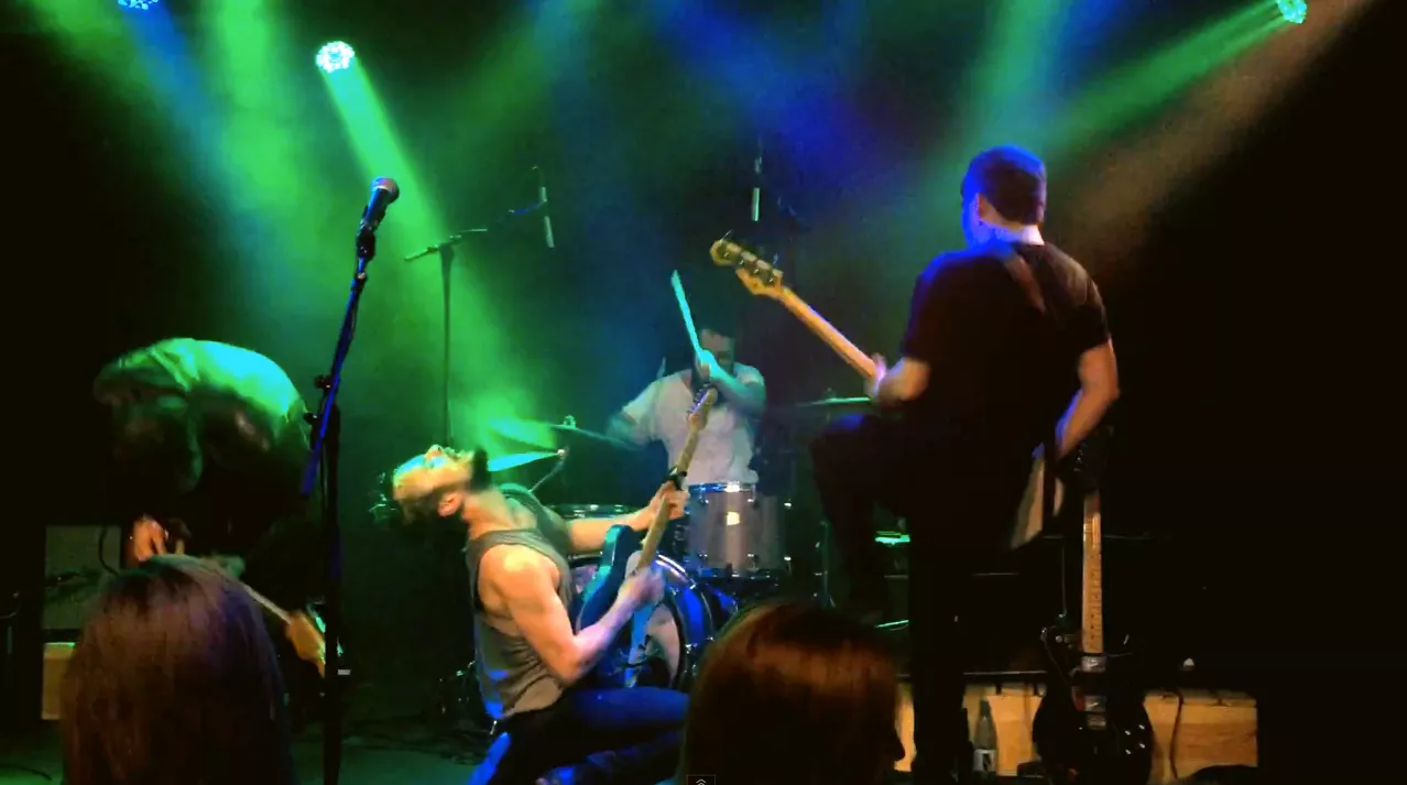 Videopremiere: Hjertesager fra Dance With Dirt