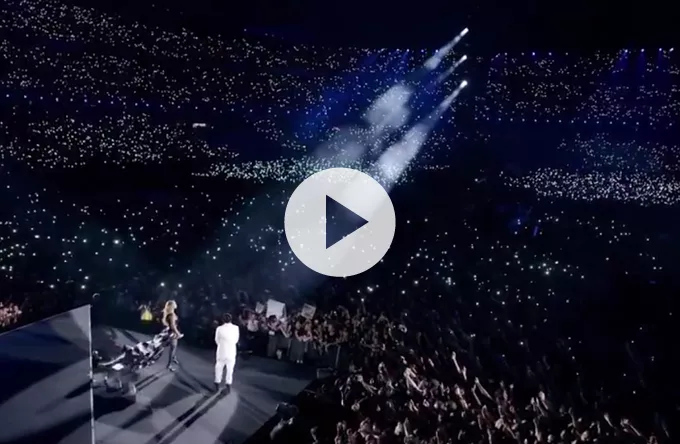 Se Beyoncé og Jay-Z tænde ild på stadion 