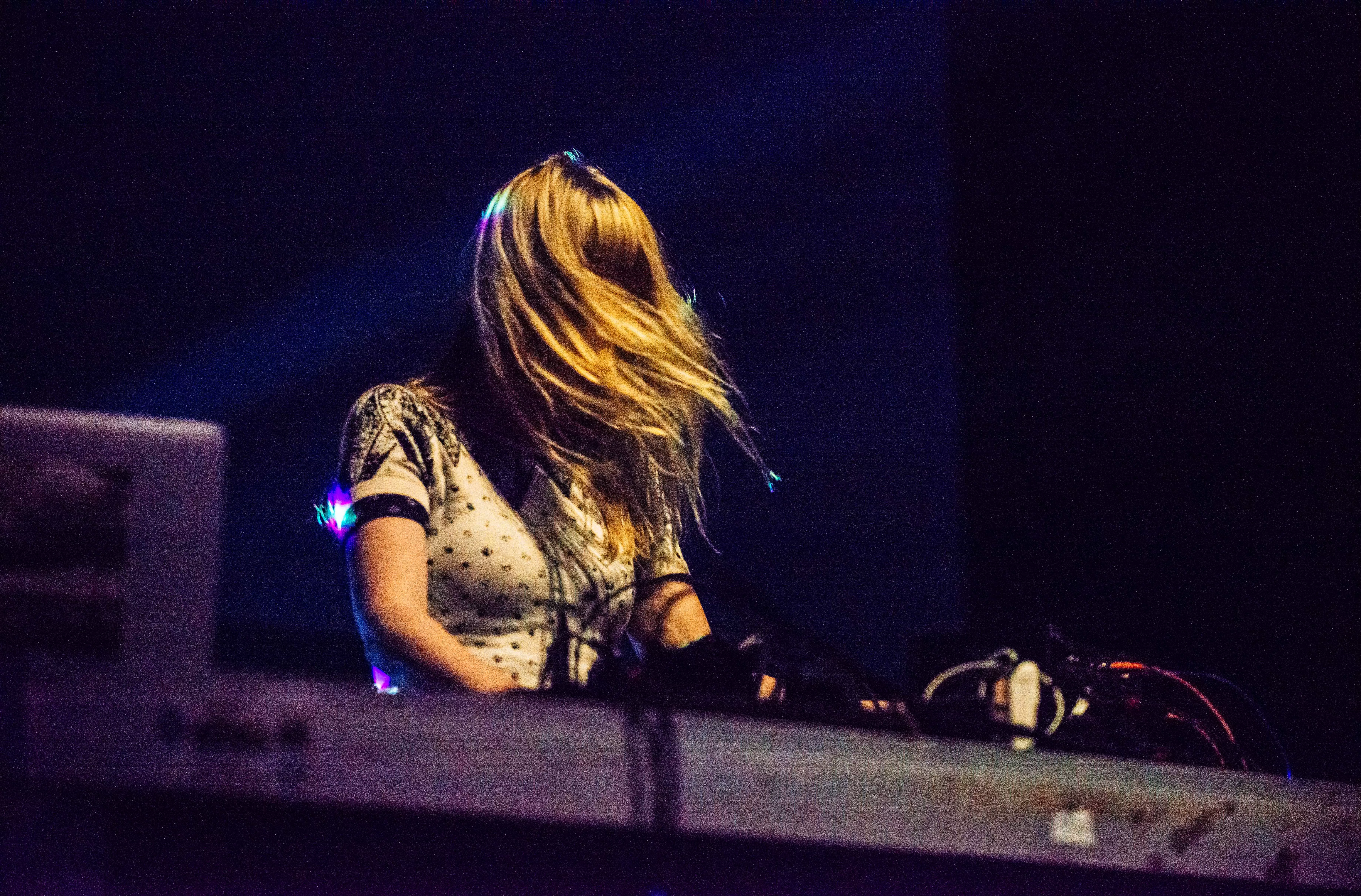 Efterklang tilføjer opvarmning til koncerter