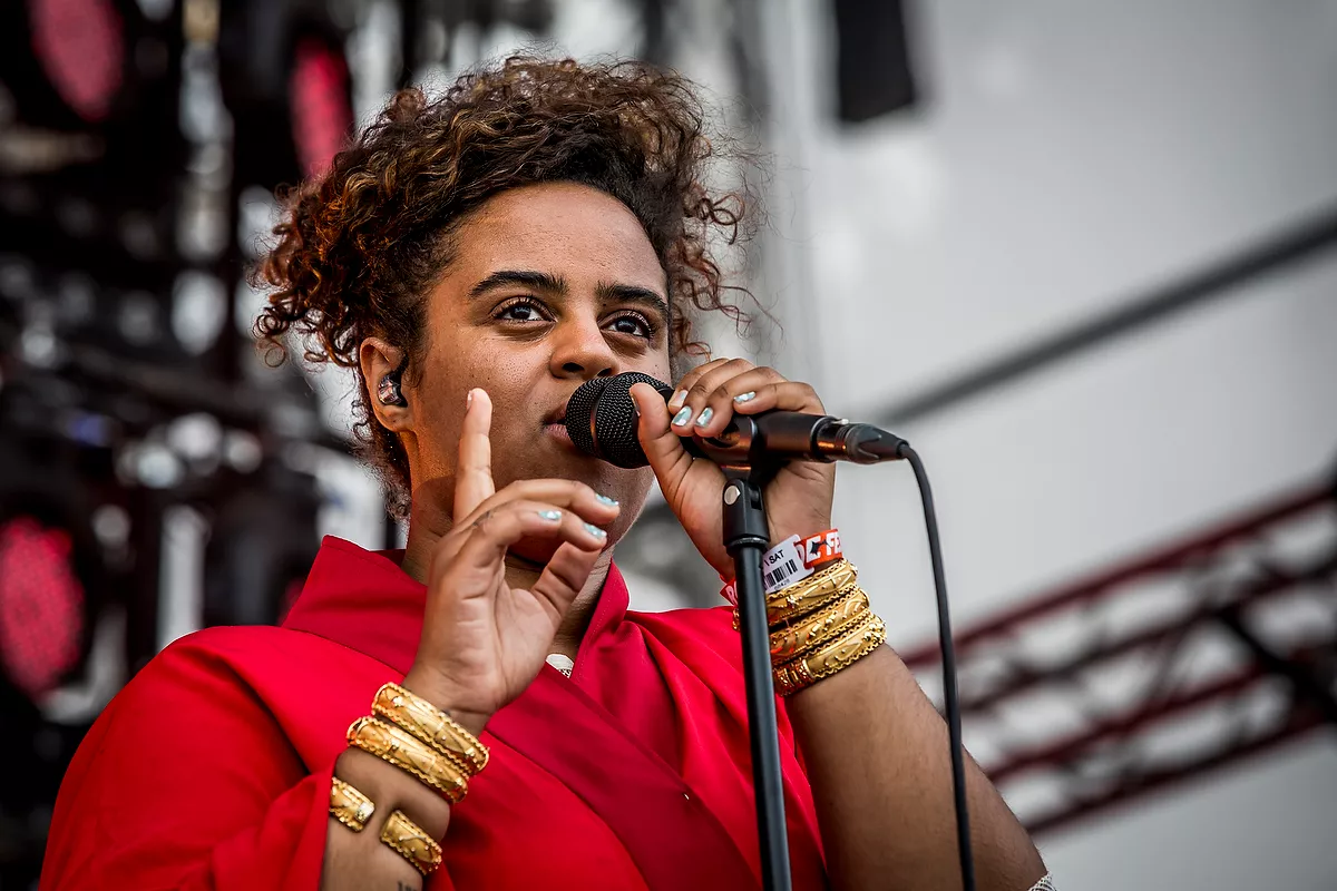 Svenske Seinabo Sey udgiver snart debutalbum 