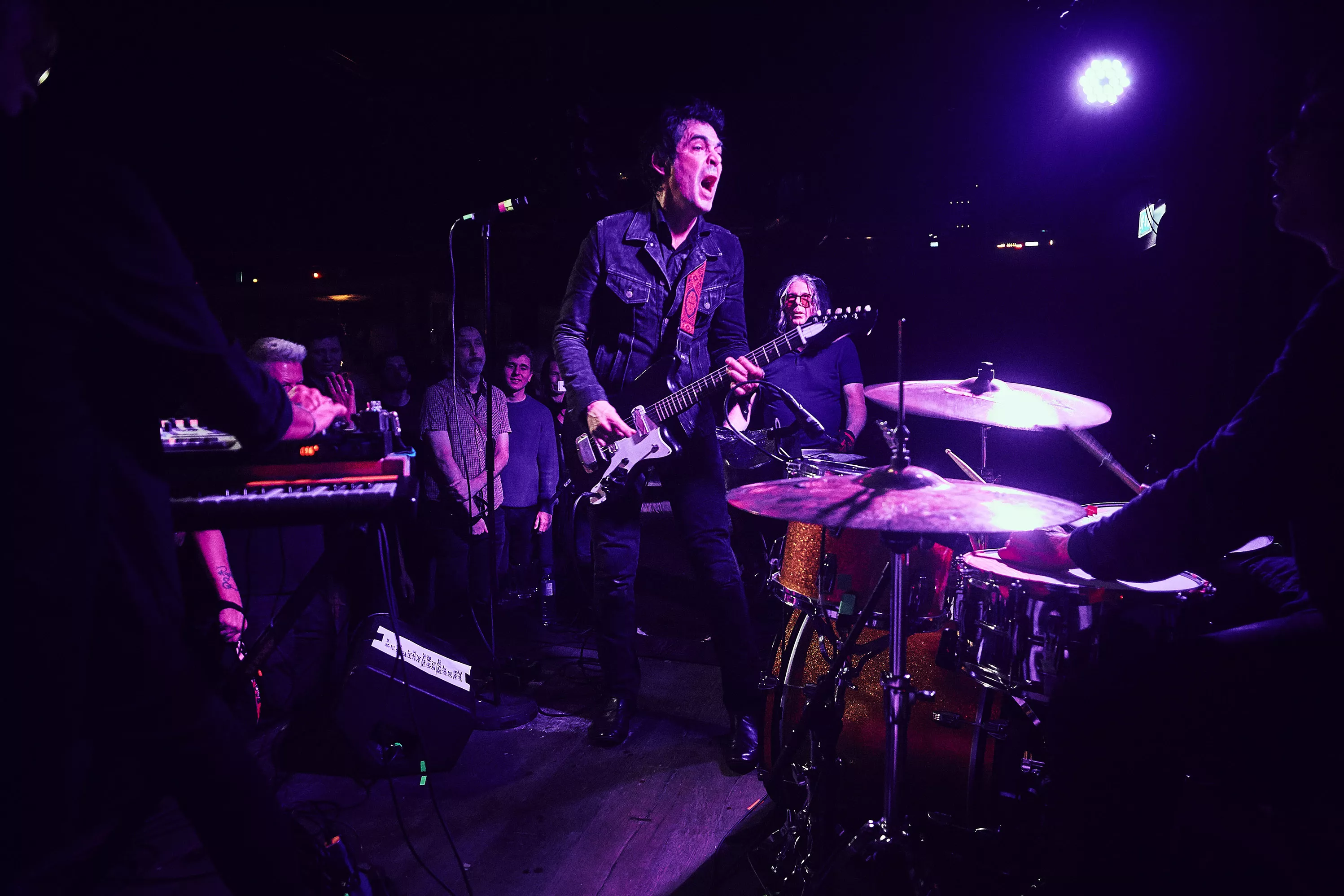 Kantiga hits med den evige rockrebellen