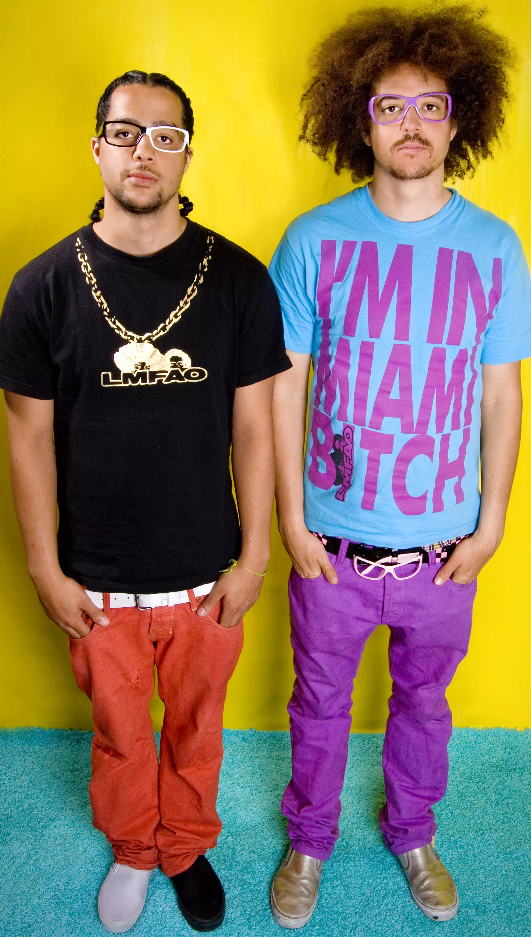 LMFAO shuffler på Vega