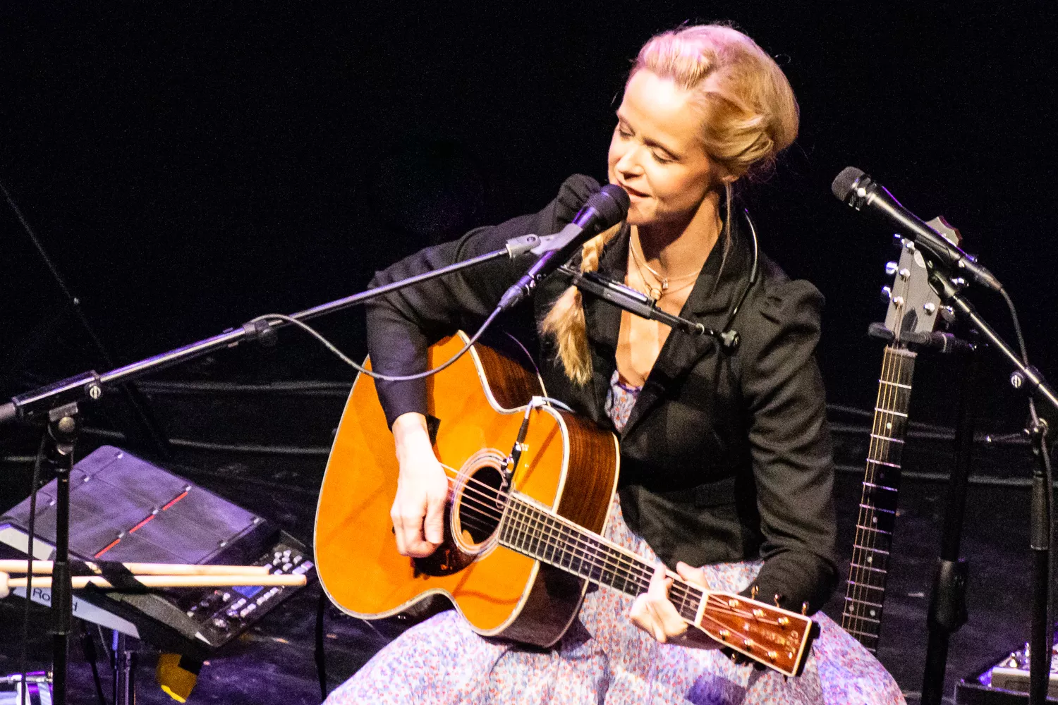 ”Intim” solokoncert i storladne rammer