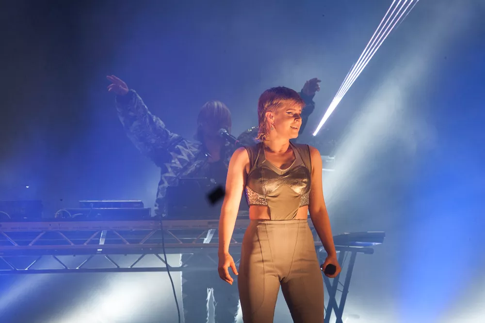 Robyn ställer in spelningar