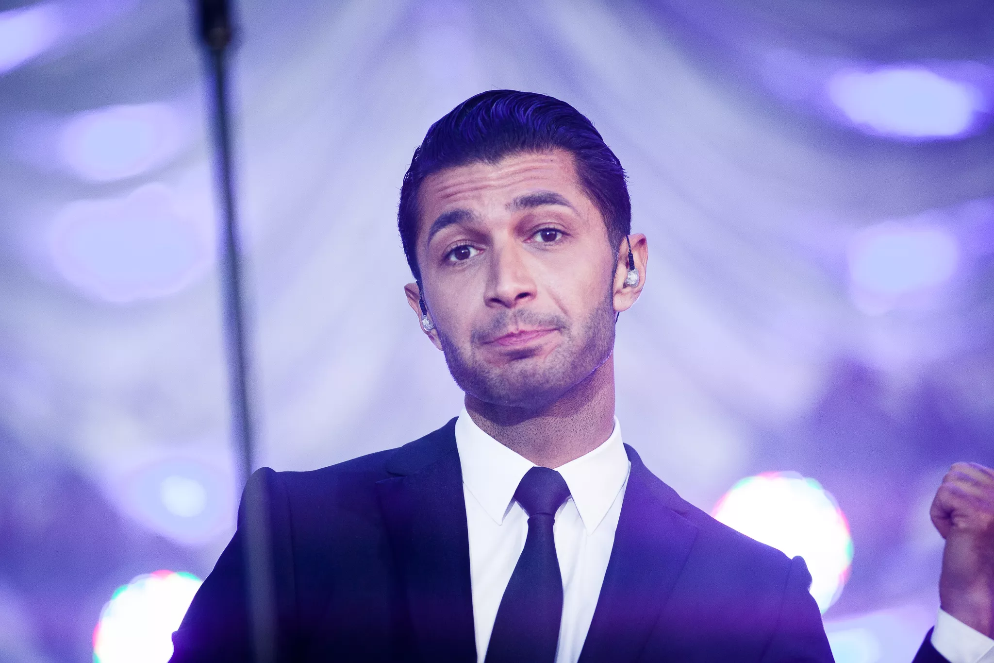 Kom tættere på Burhan G