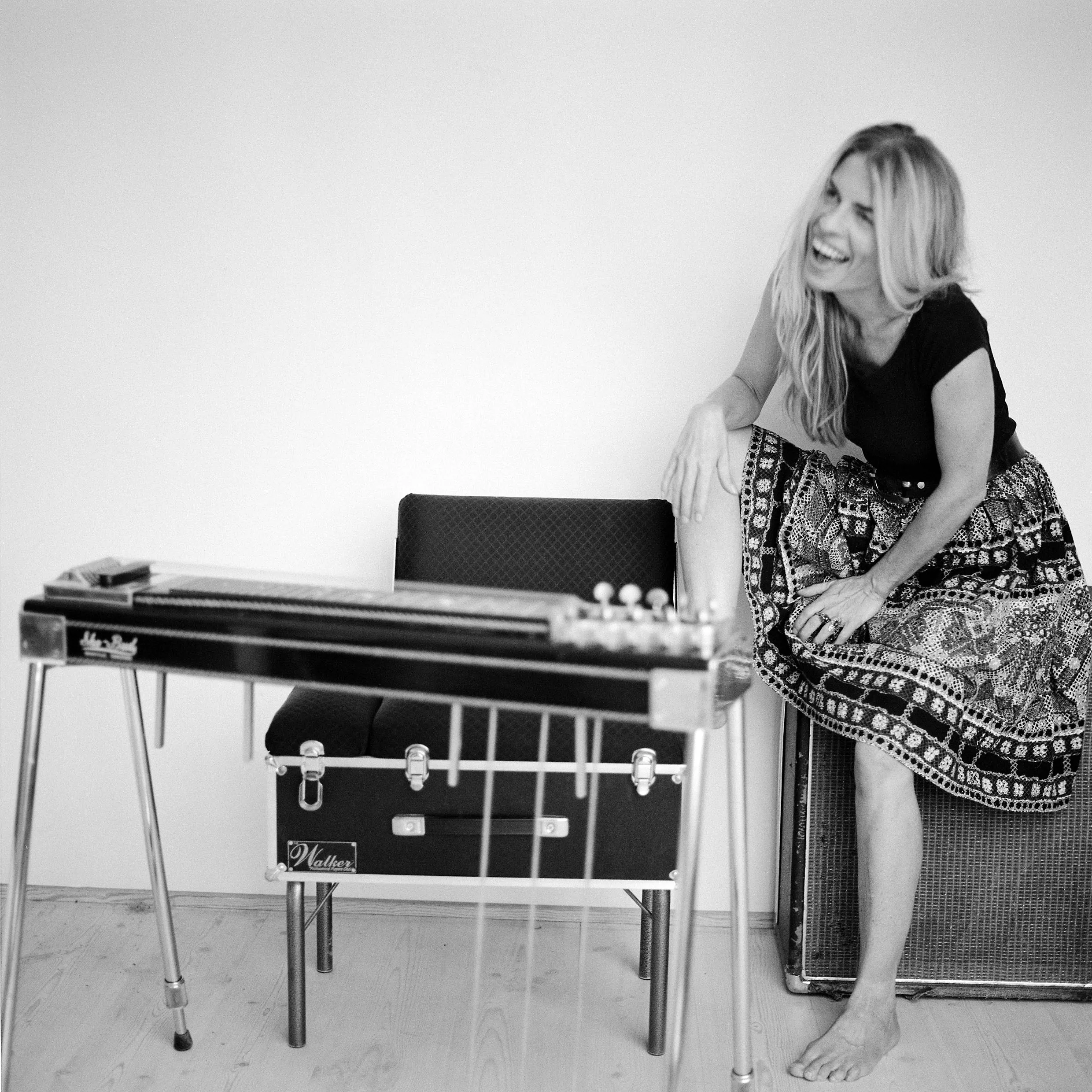 Darleens-guitarist udgiver soloalbum med Calexico og Mark Lanegan