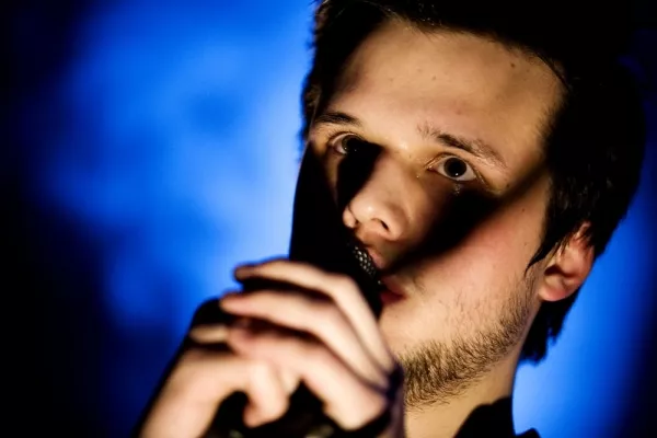 White Lies og moi Caprice supporter Coldplay
