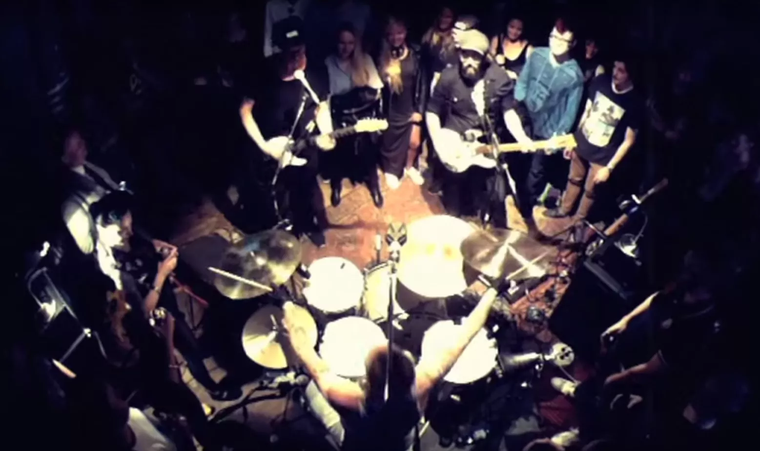 VIDEOPREMIÄR: Satan Takes A Holiday - This Microphone