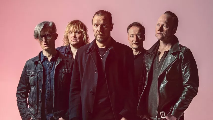 Større, skarpere og bare bedre. Rockbandet trumfer sig selv.