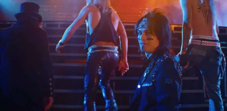 Den ocensurerade historien om Mötley Crüe blir film – se första trailern