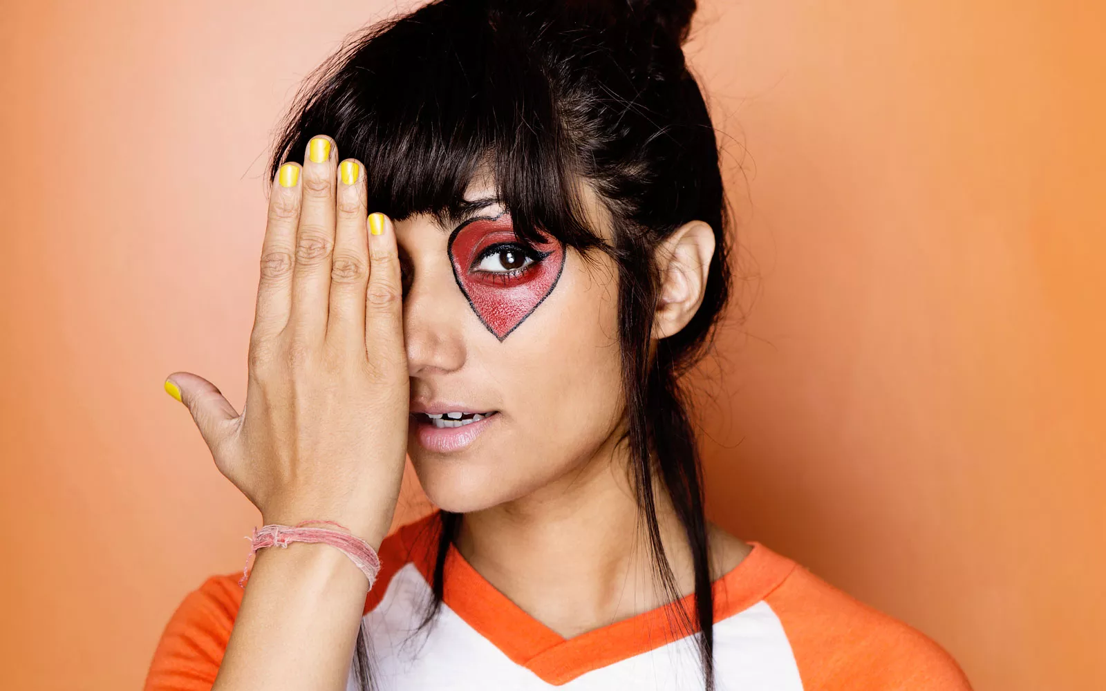 Se den nye musikkvideoen til Samsaya