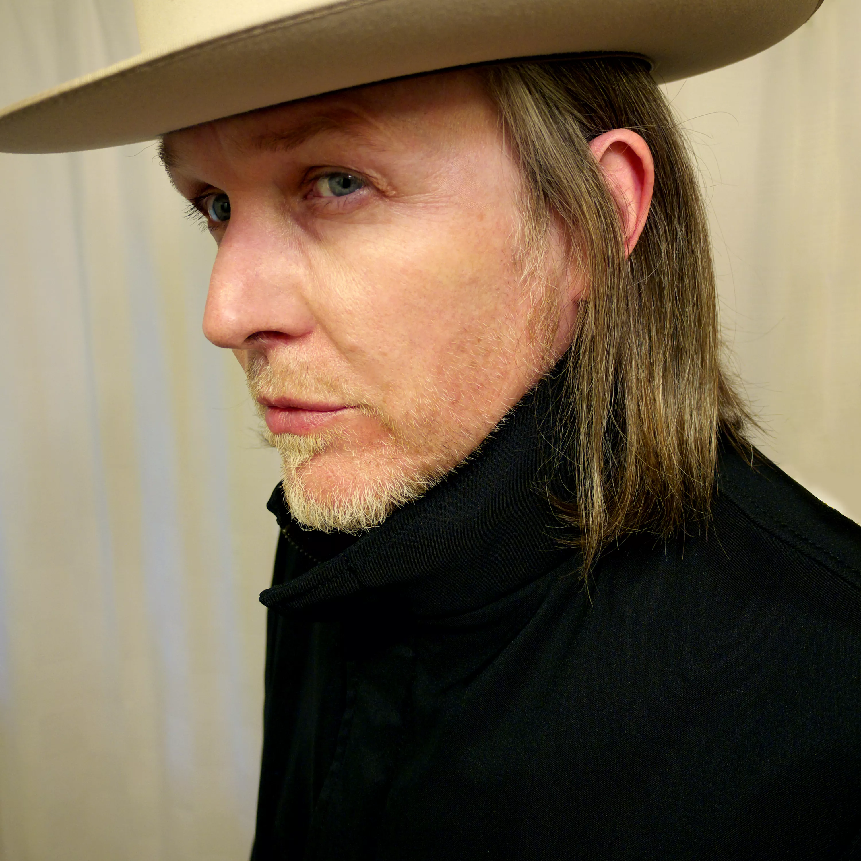 David Sylvian aflyser forårets Europaturné