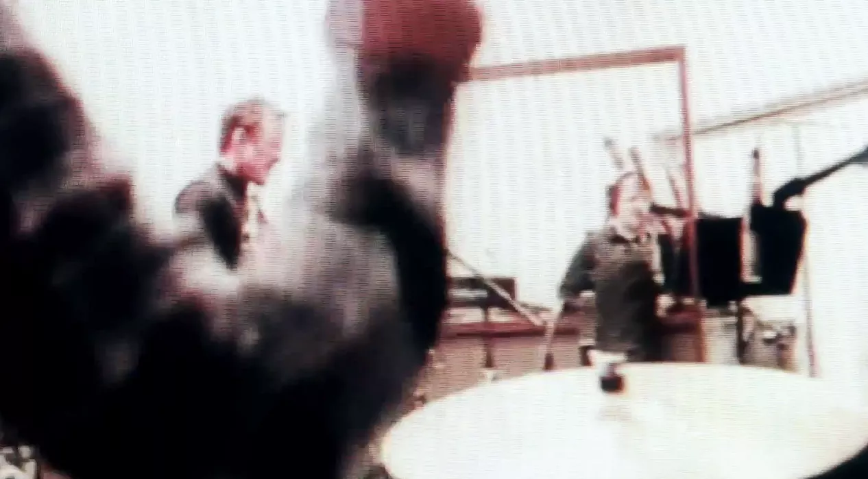 Amerikanske punkrockere i studiet - se kort video