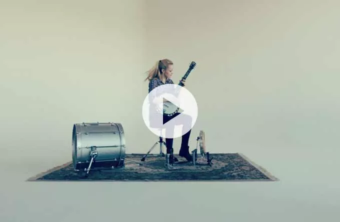 Video- og sangpremiere: Tina Dickow finder gnisten