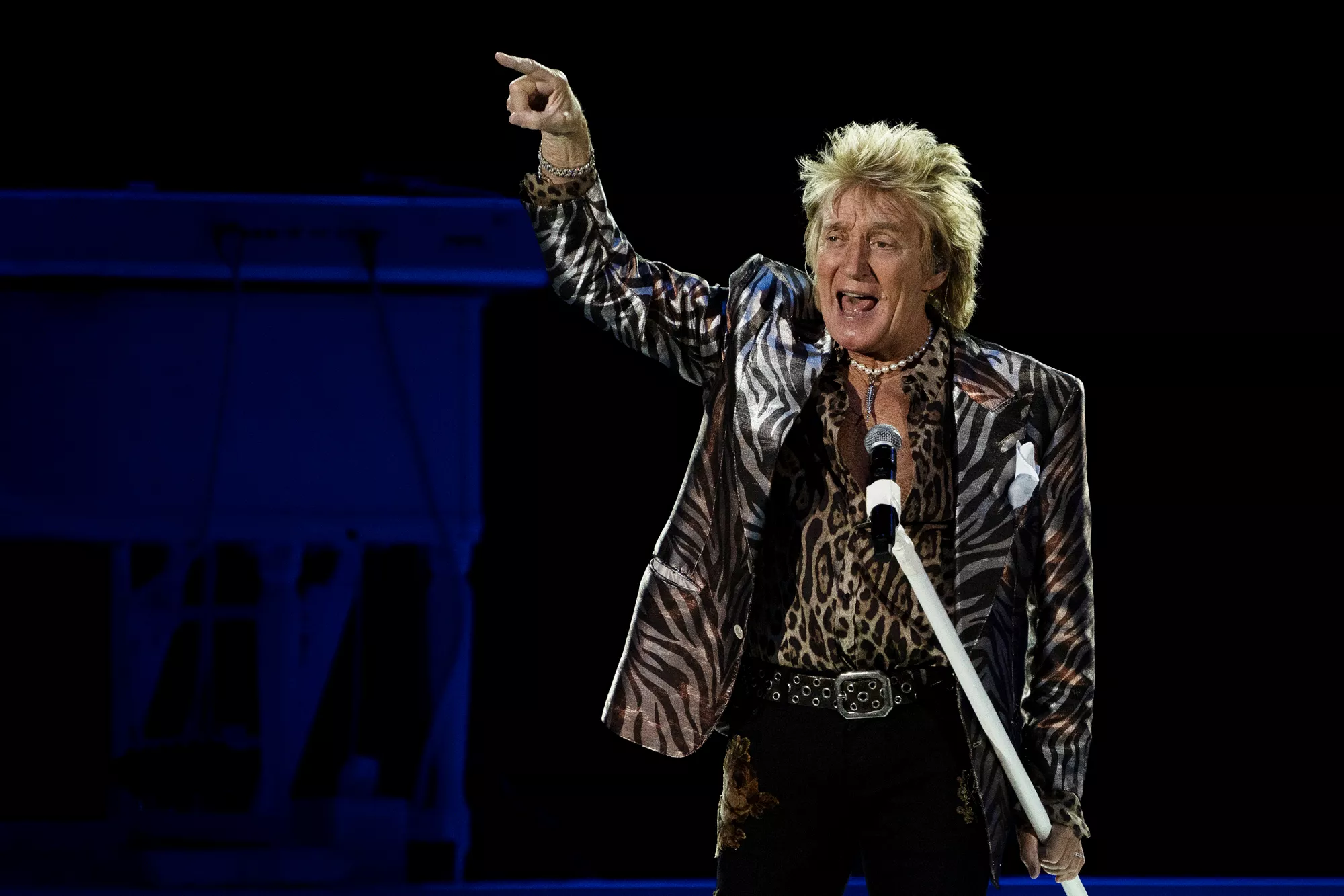 Rod Stewart återgår till rockbandet Faces.