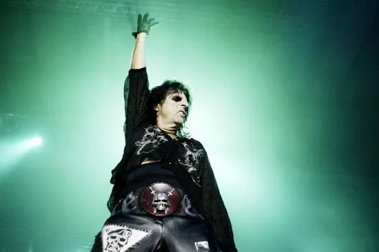 The Beach Boys aflyses og Alice Cooper flyttes