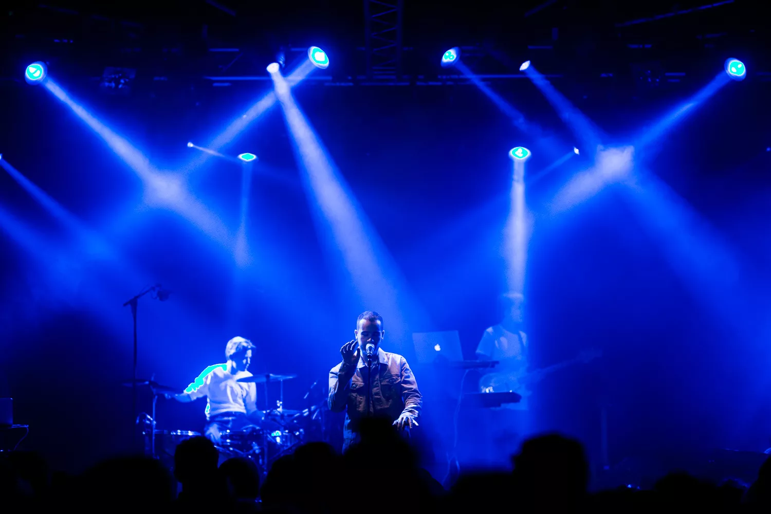 Ung r&b-komet tog kegler på hjemmebane