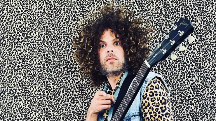WOLFMOTHER-INTERVIEW: ”Skriv en sang og lad være med at pibe”