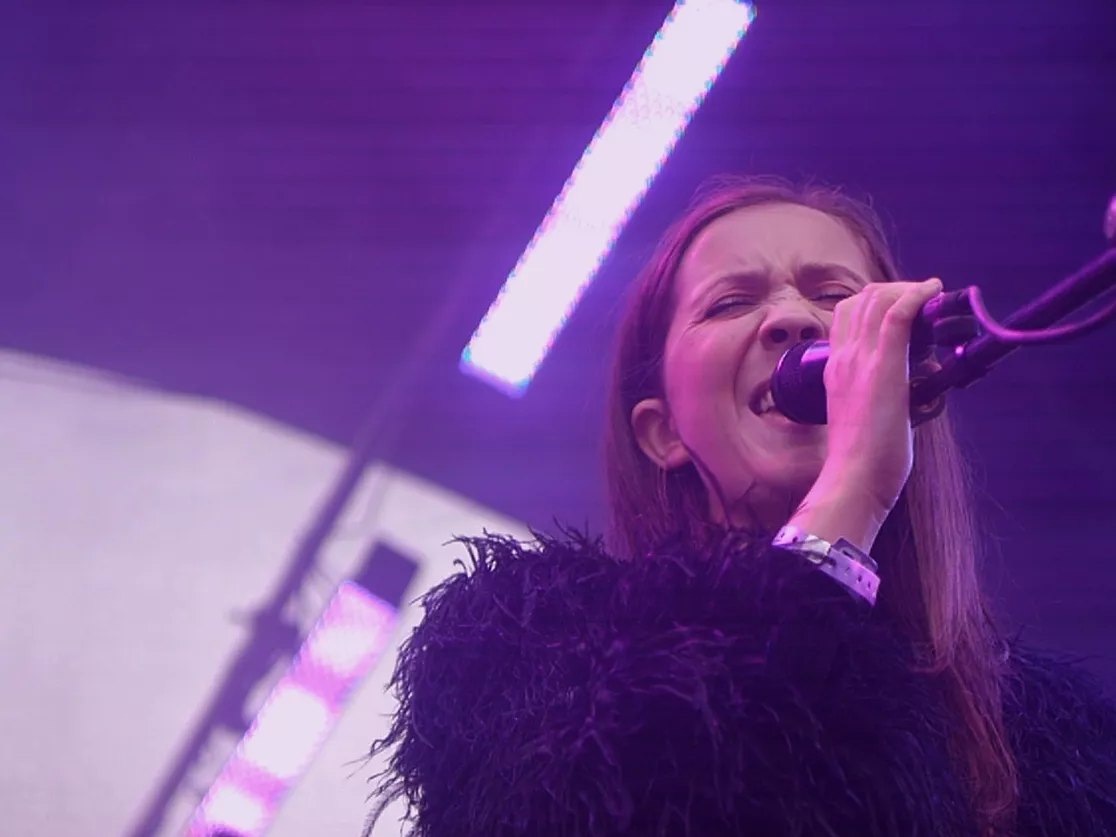 Emilie Nicolas : Bastionen, Pstereo