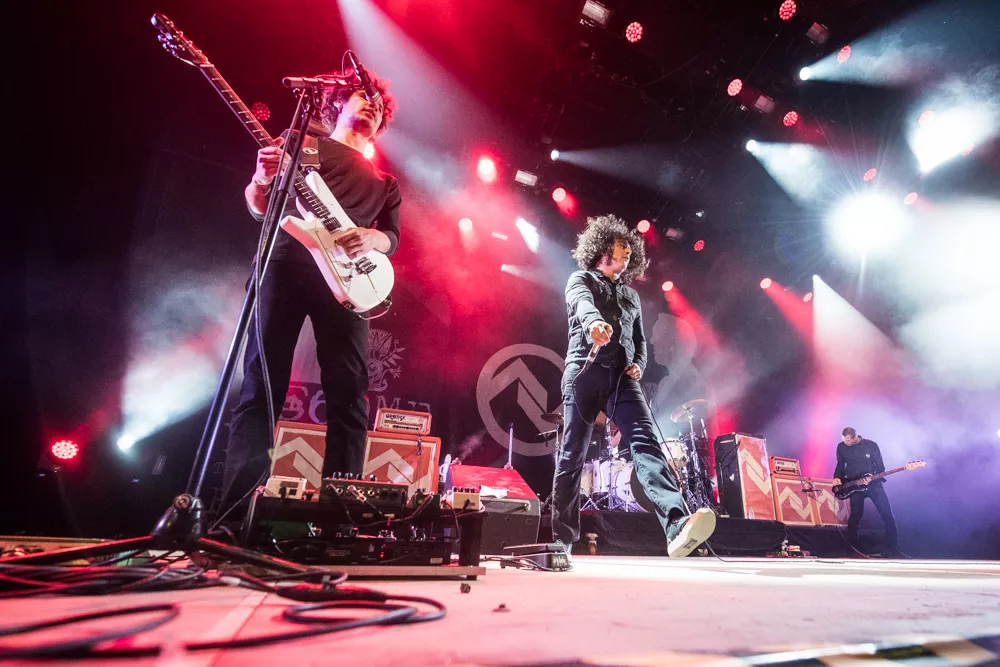 Højspændte veteraner gav los