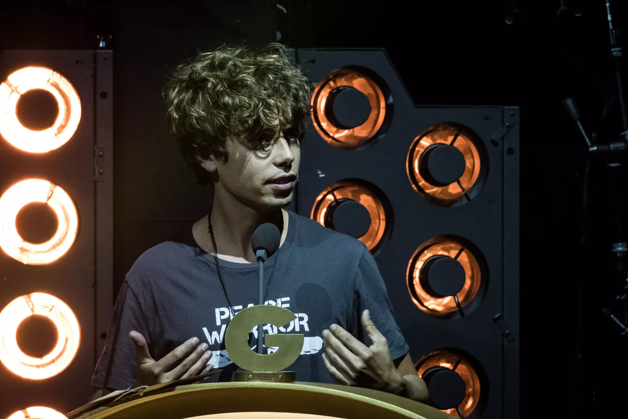 Mads Langer vækker jubel til GAFFA-Prisen: Forærer Lars Løkke højskoleophold