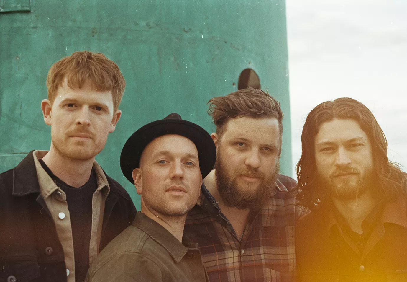 Strømmer gennem gaderne som regn: Dansk band klar med ny single