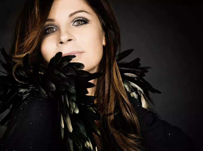 BOKSPECIAL: från aids och punkbiblar till Carola och Amy