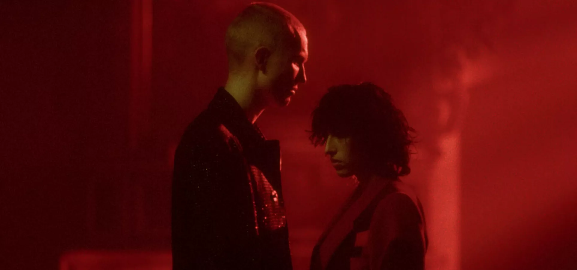 Drew Sycamore udgiver ny single med thriller-lignende musikvideo