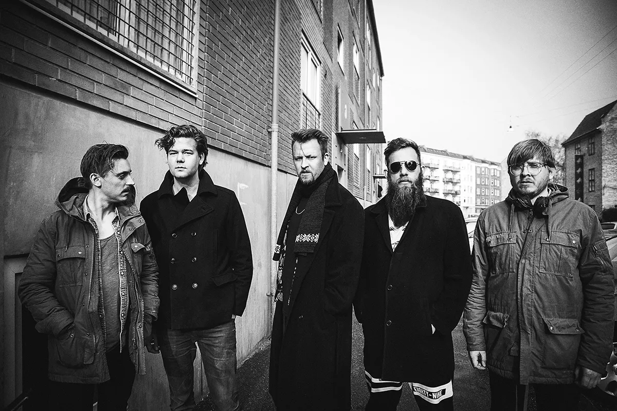 The Eclectic Moniker fortsætter to mand mindre