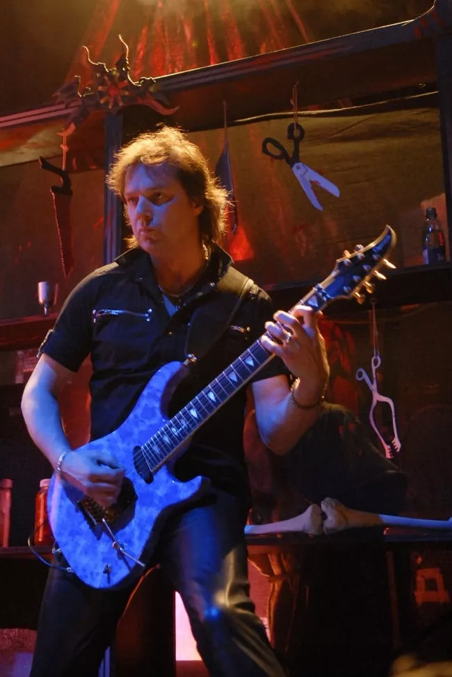 Stjärnspäckad trio bildar hårdrocksband