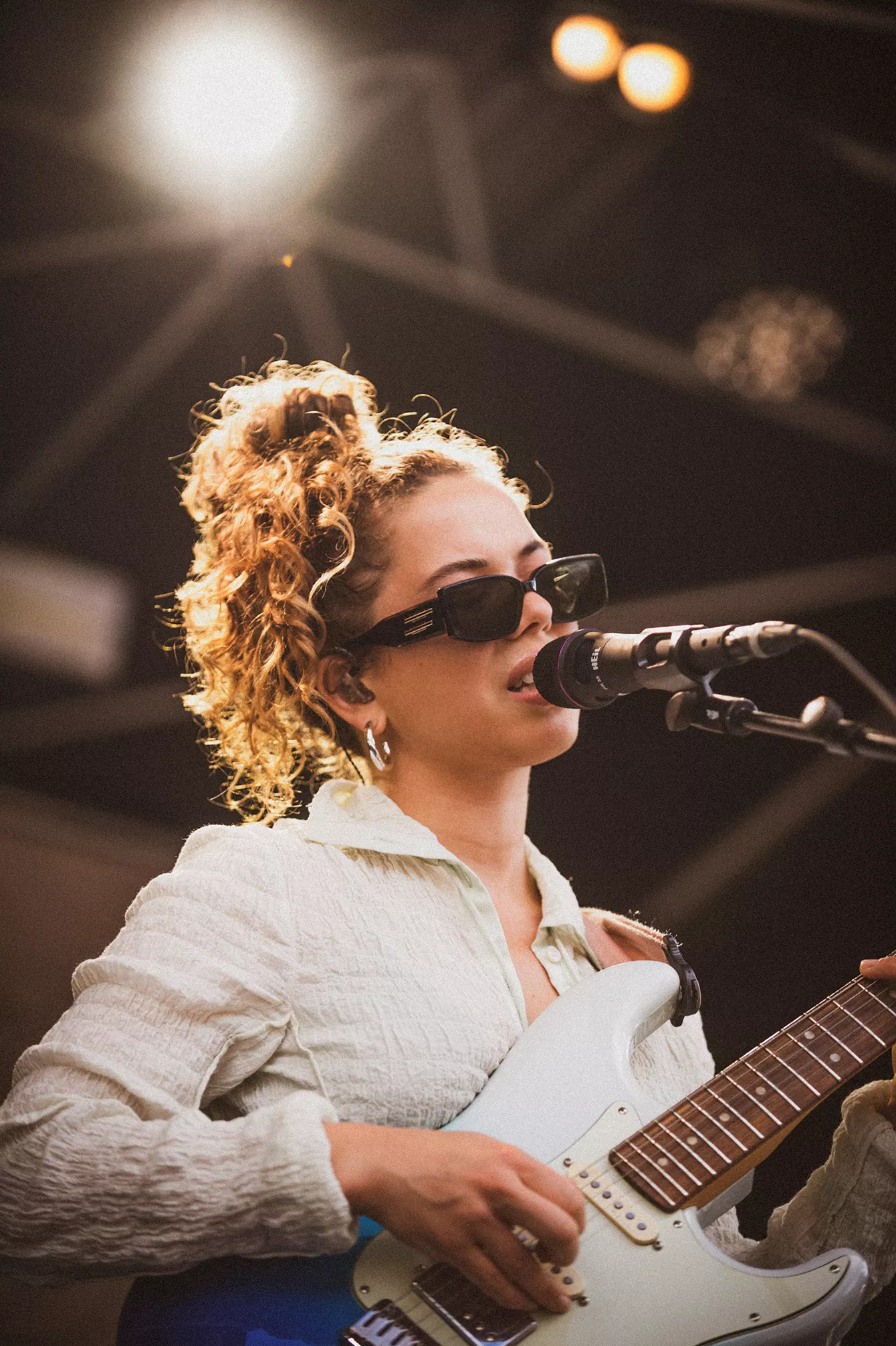 Nilüfer Yanya, Syd for Solen, Højen