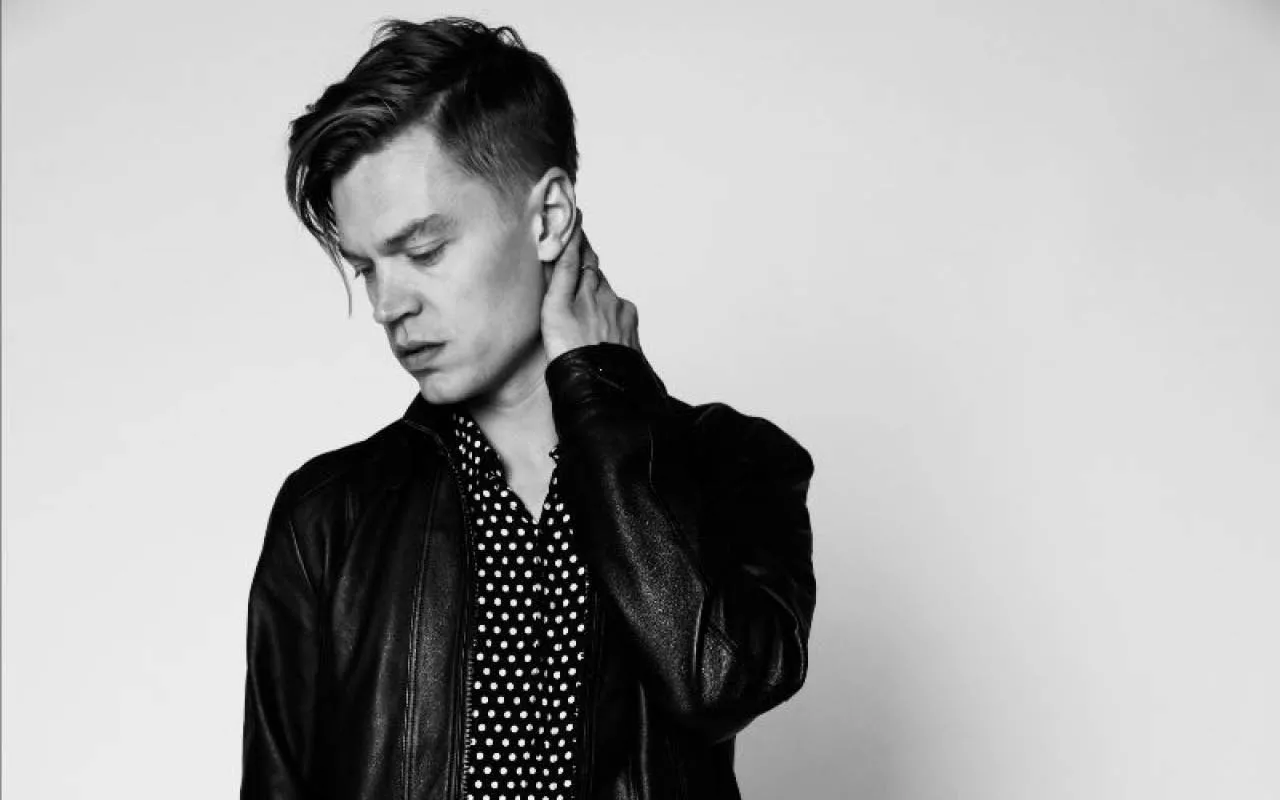 Viktor Norén åker på sommarturné: "Läskigt, naket, nervkittlande"